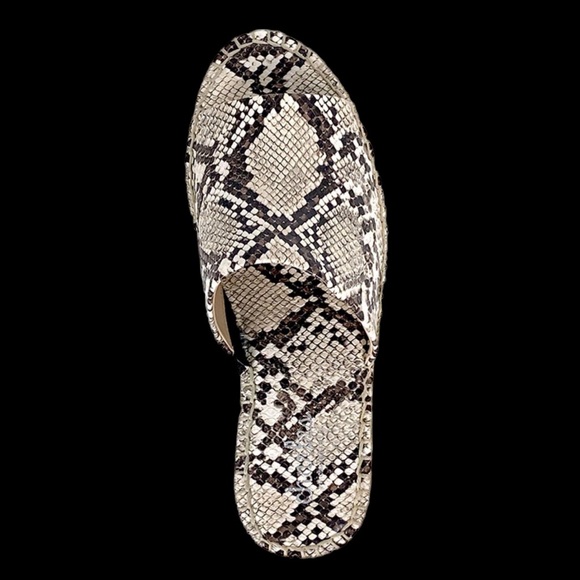 CHARLES BY CHARLES DAVID Womens Beige Snake Print 2" Platform Slide size 9.5 - Picture 2 of 13
